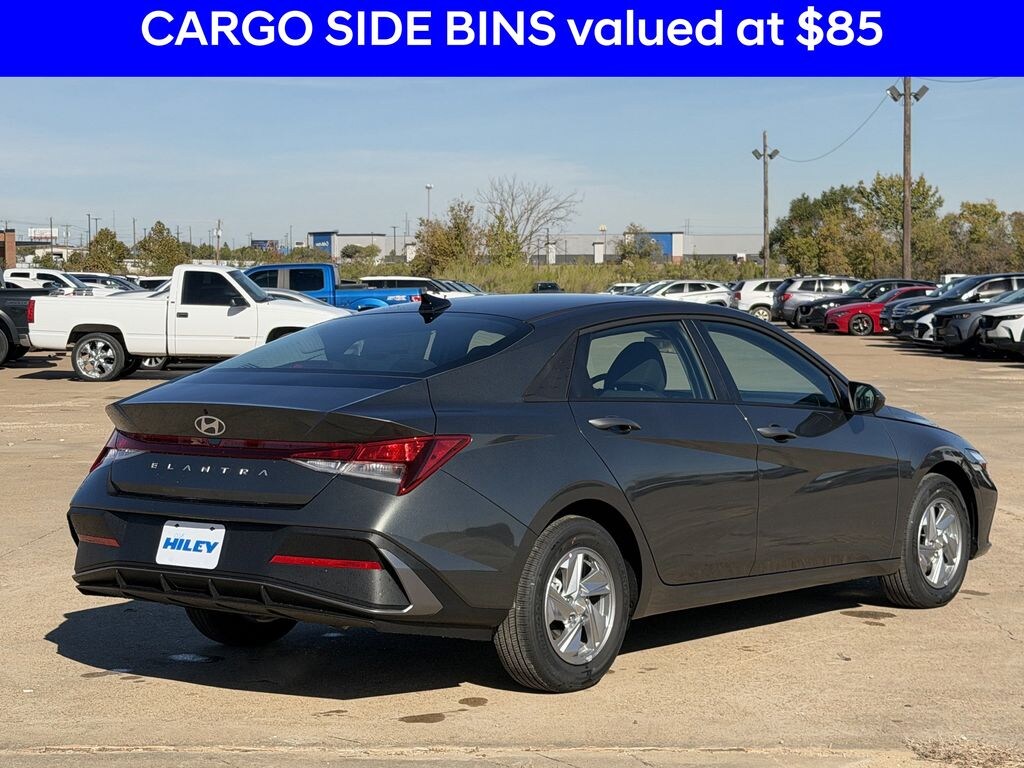 New 2026 Hyundai Elantra SE Sedan