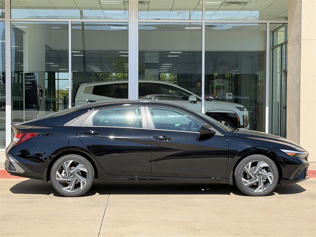 New 2025 Hyundai Elantra SEL Sport Sedan