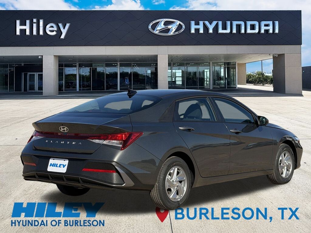 New 2026 Hyundai Elantra SE Sedan