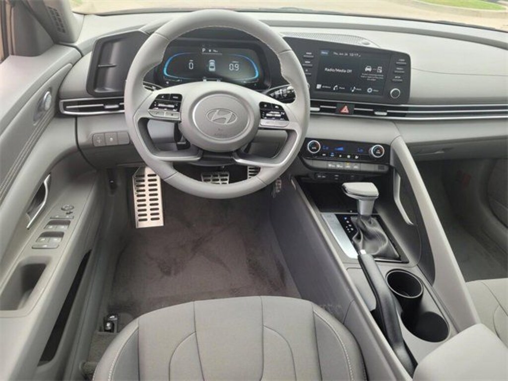 New 2025 Hyundai Elantra SEL Sport Sedan