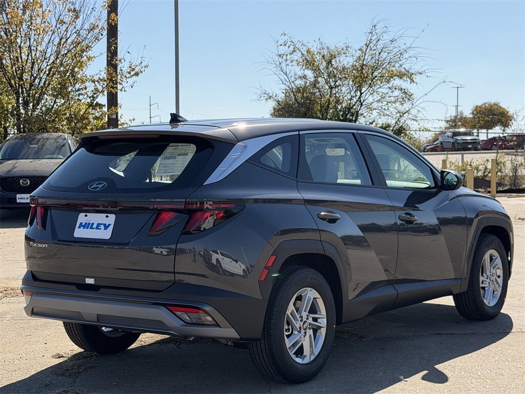 2026 Hyundai Tucson SE photo 4