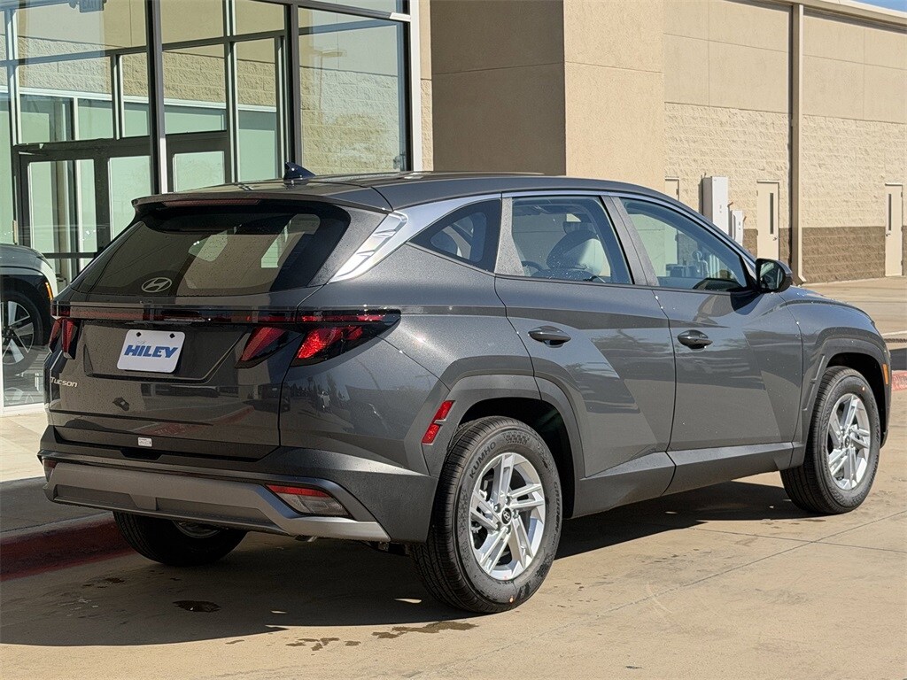 2026 Hyundai Tucson SE photo 4