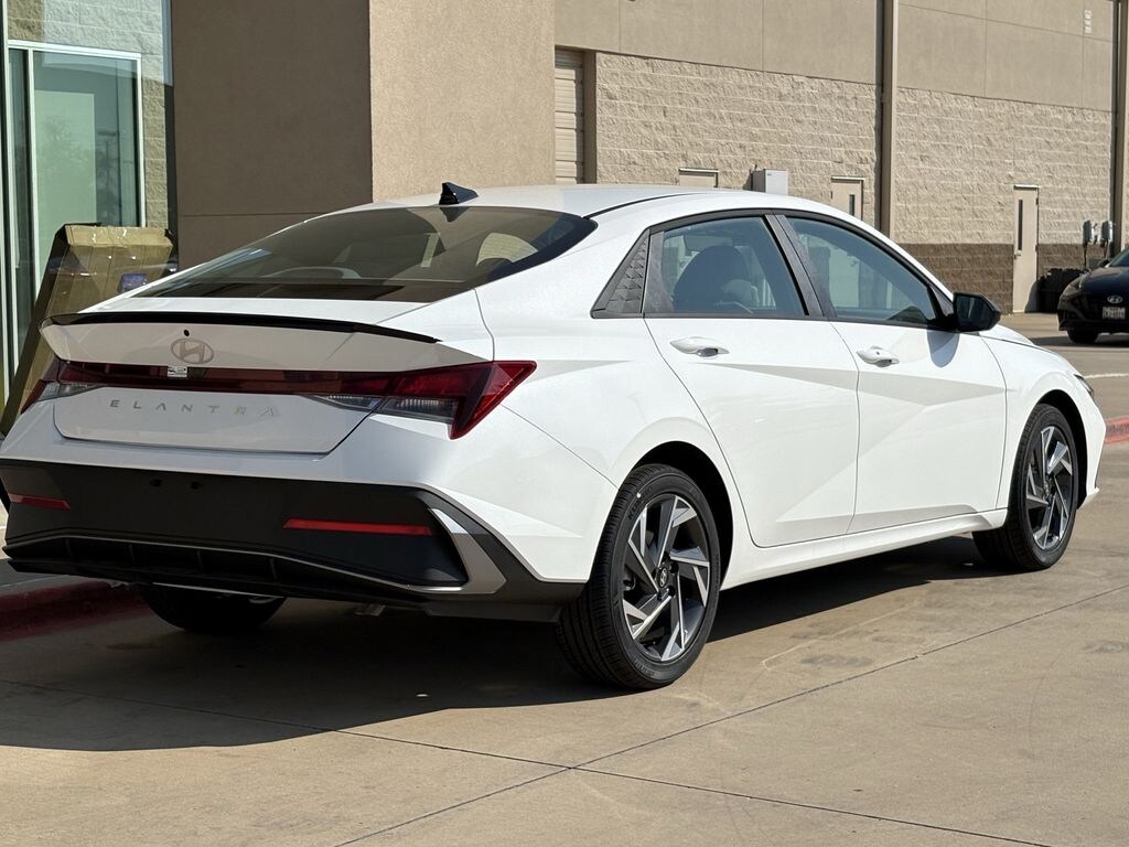 New 2025 Hyundai Elantra SEL Sport Sedan