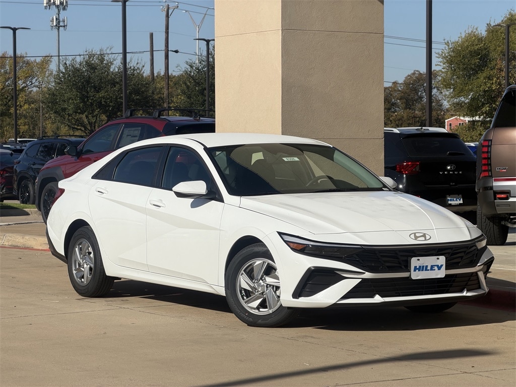 New 2026 Hyundai Elantra SE Sedan