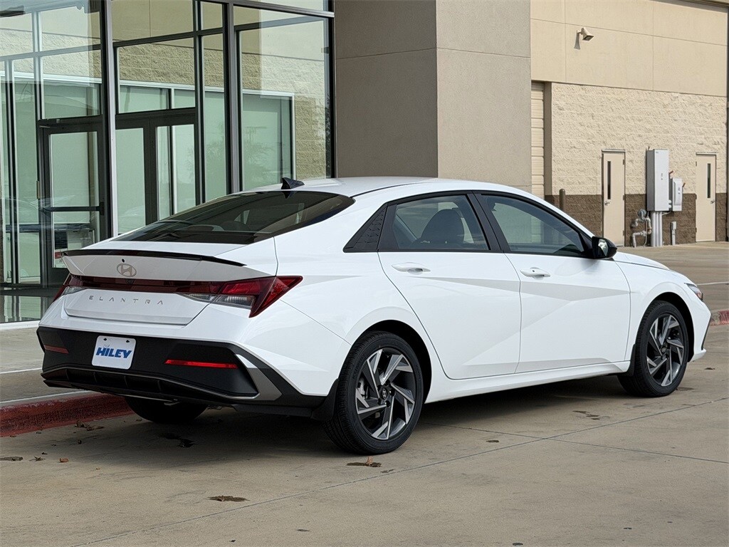 New 2025 Hyundai Elantra SEL Sport Sedan