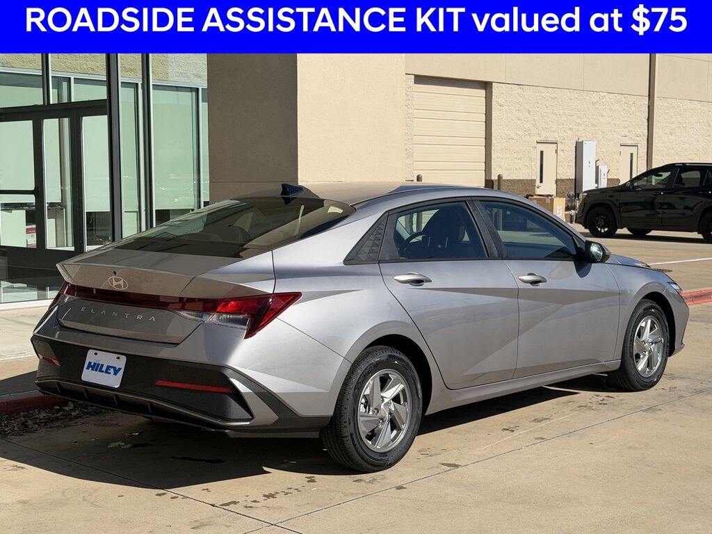 New 2026 Hyundai Elantra SE Sedan