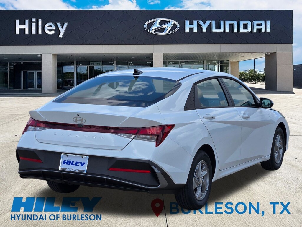 New 2026 Hyundai Elantra SE Sedan