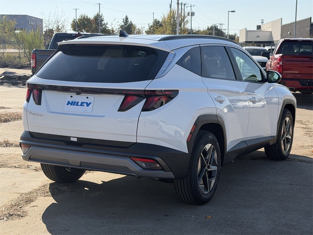 2026 Hyundai Tucson SEL photo 3