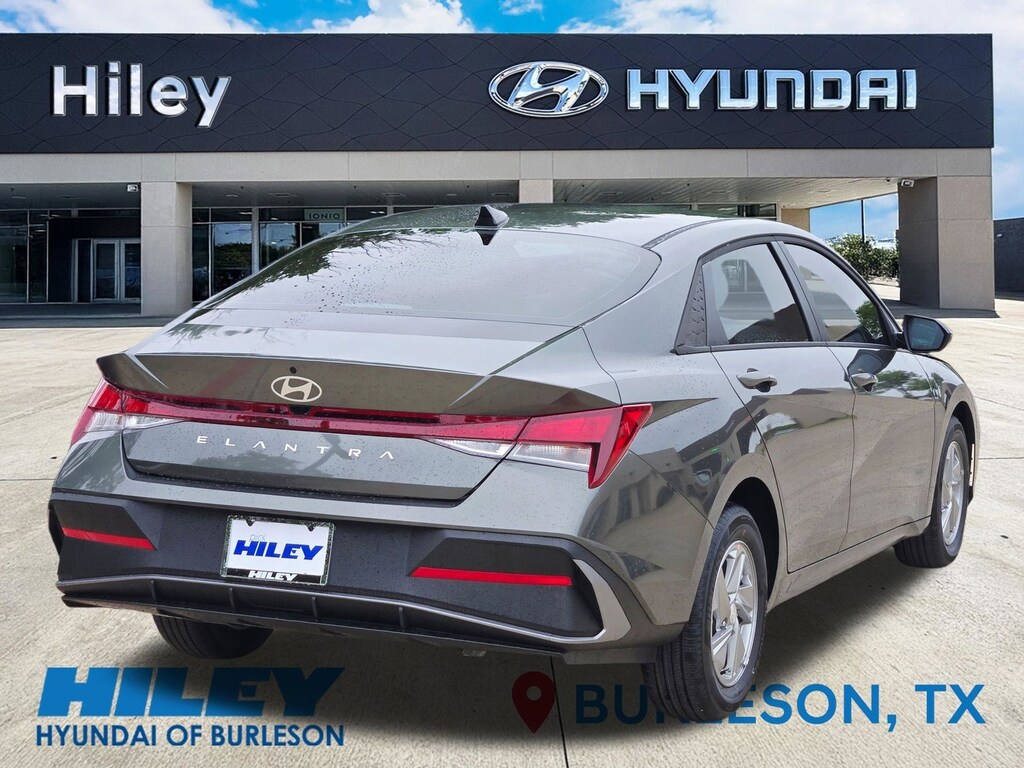 New 2026 Hyundai Elantra SE Sedan