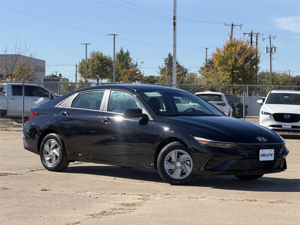 New 2026 Hyundai Elantra SE Sedan