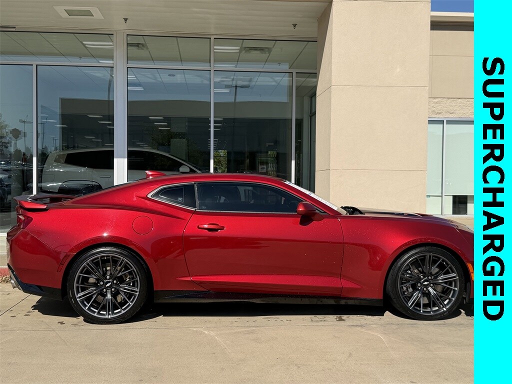 2018 Chevrolet Camaro ZL1 photo 2