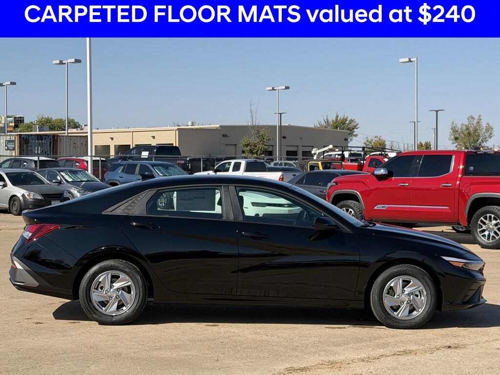 New 2026 Hyundai Elantra SE Sedan