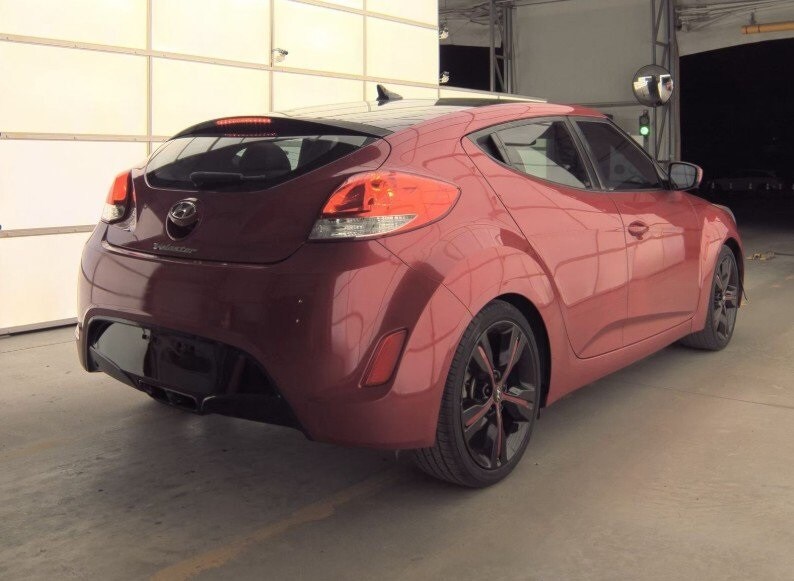 2016 Hyundai Veloster Base photo 2