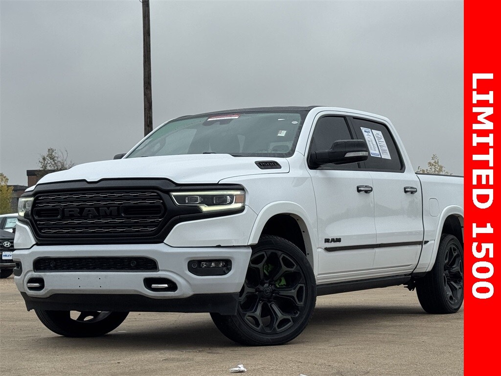 2022 Ram 1500 Limited photo 2
