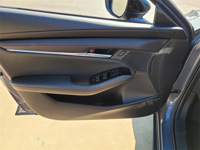 2025 Mazda Mazda3 Hatchback 2.5 s Carbon photo 4