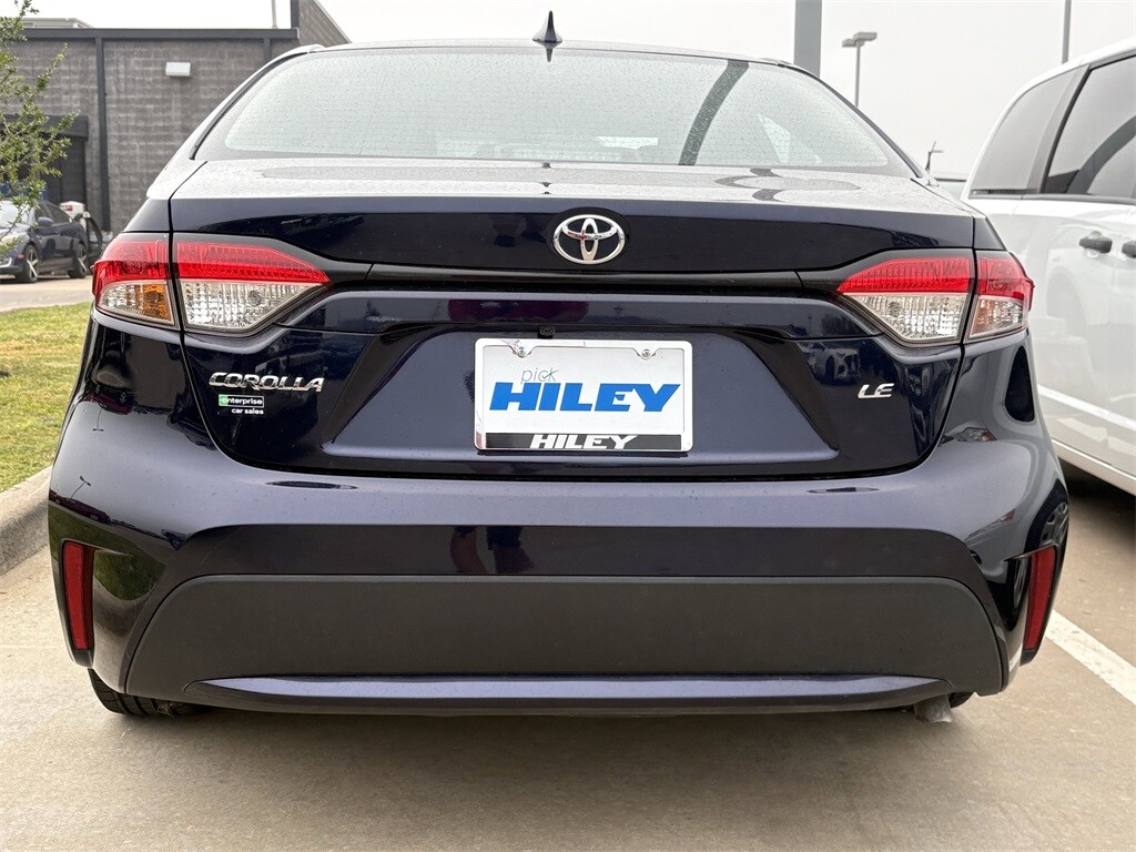 2022 Toyota Corolla LE photo 3