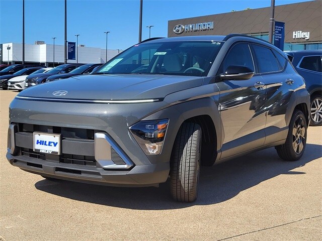 2026 Hyundai Kona SEL photo 2
