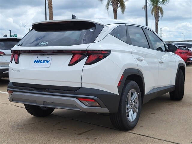 2025 Hyundai Tucson SE photo 4