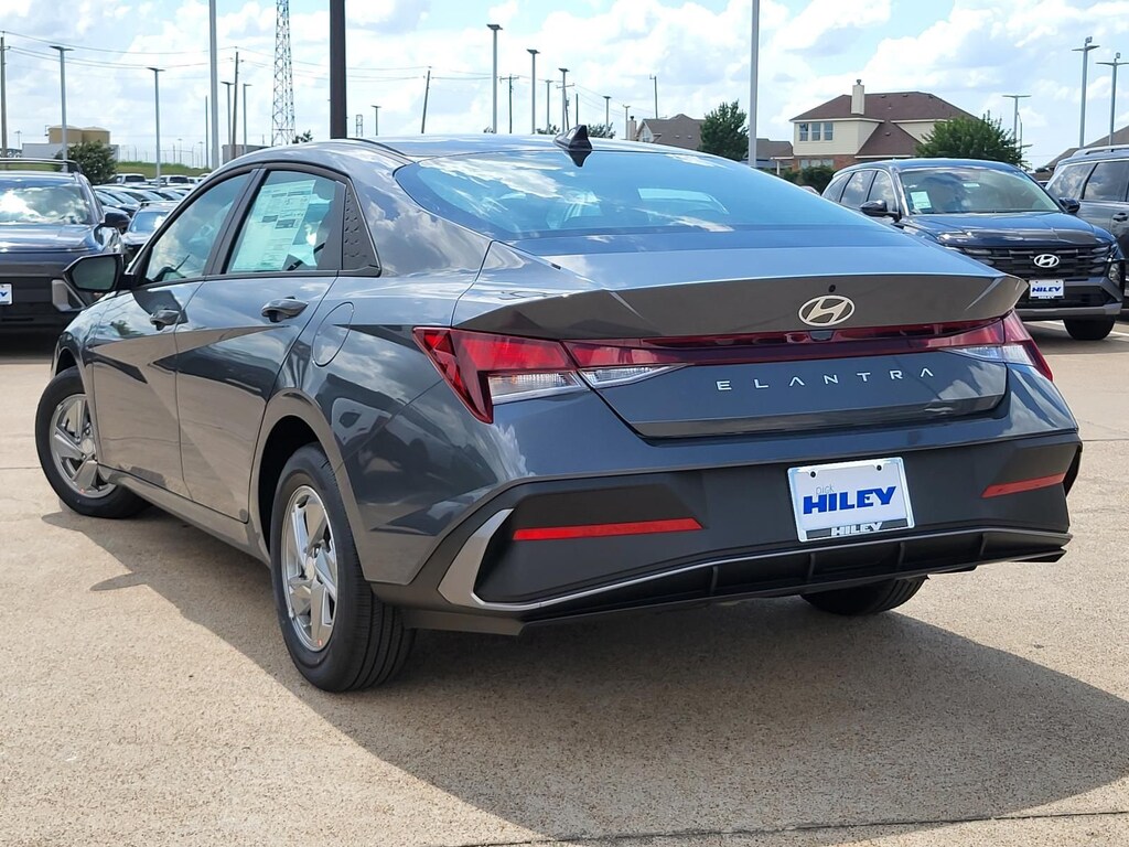 New 2026 Hyundai Elantra SE Sedan