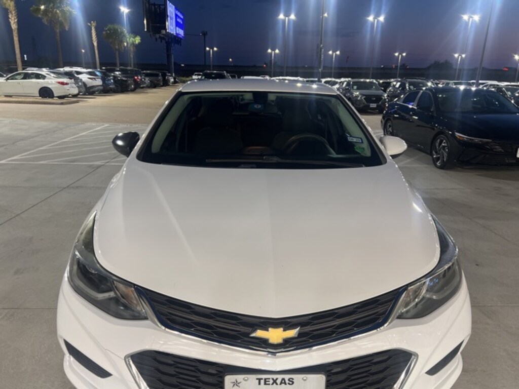 Used 2017 Chevrolet Cruze LT Auto Hatchback