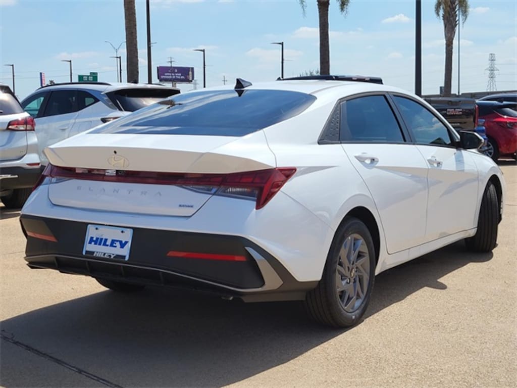 New 2025 Hyundai Elantra Hybrid Blue Sedan