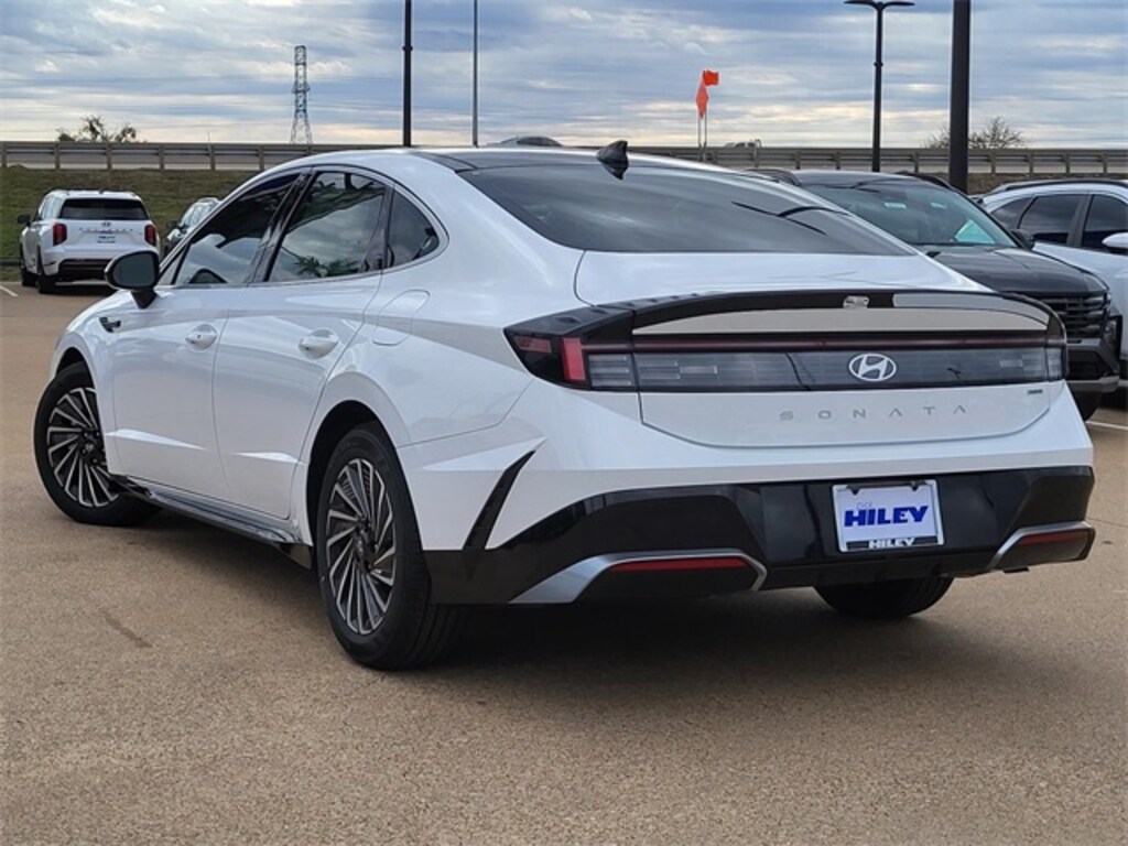 New 2026 Hyundai Sonata Hybrid SEL Sedan