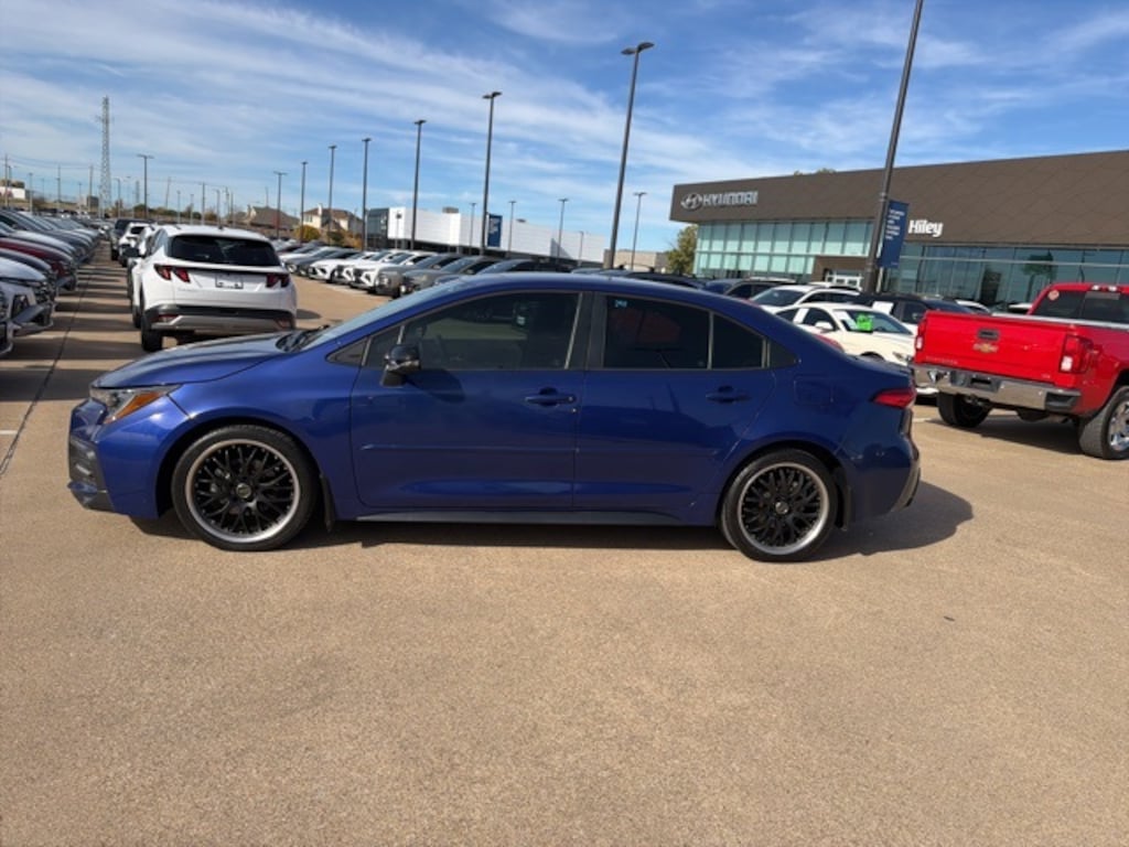 Used 2020 Toyota Corolla SE Sedan