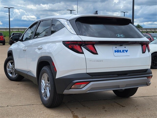 2025 Hyundai Tucson SE photo 3