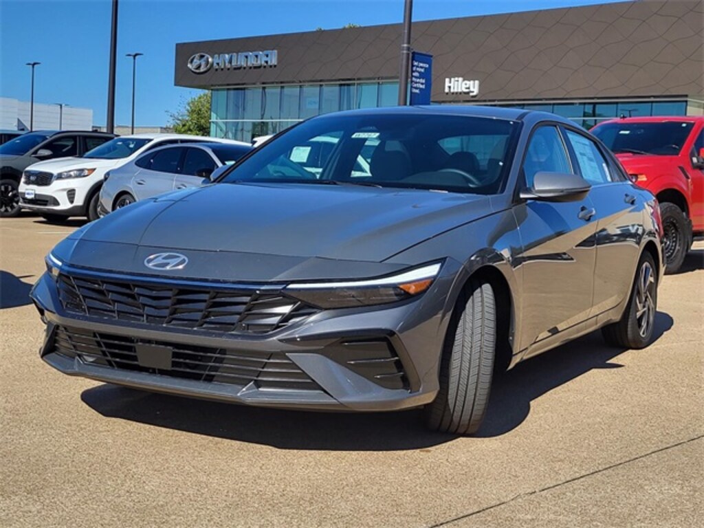 New 2025 Hyundai Elantra Hybrid Limited Sedan