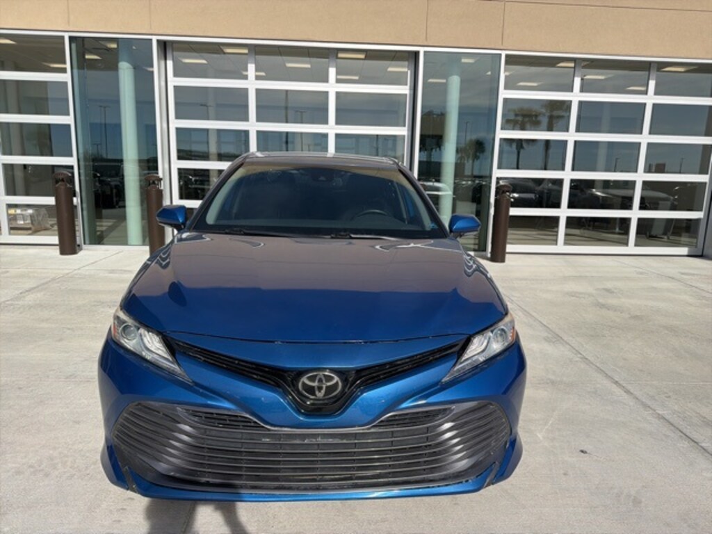 Used 2020 Toyota Camry XLE Sedan