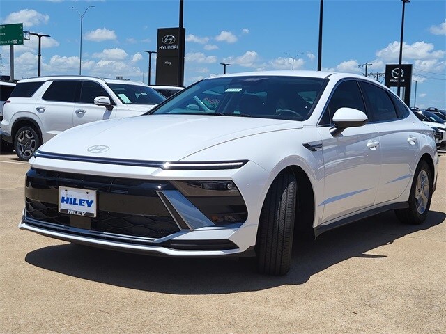 2025 Hyundai Sonata SE photo 2