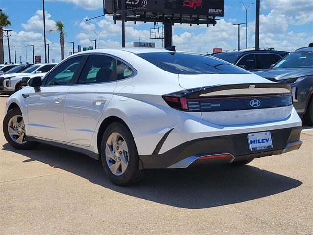 2025 Hyundai Sonata SE photo 3
