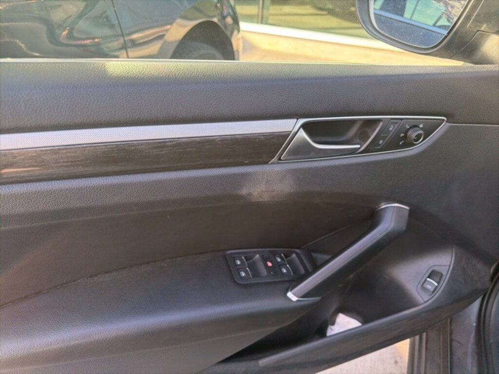 Used 2016 Volkswagen Passat 1.8T SE Sedan