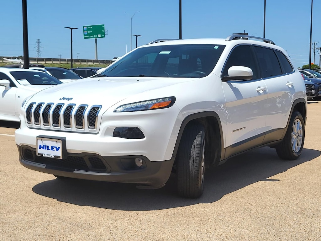 Used 2018 Jeep Cherokee Latitude Plus FWD SUV