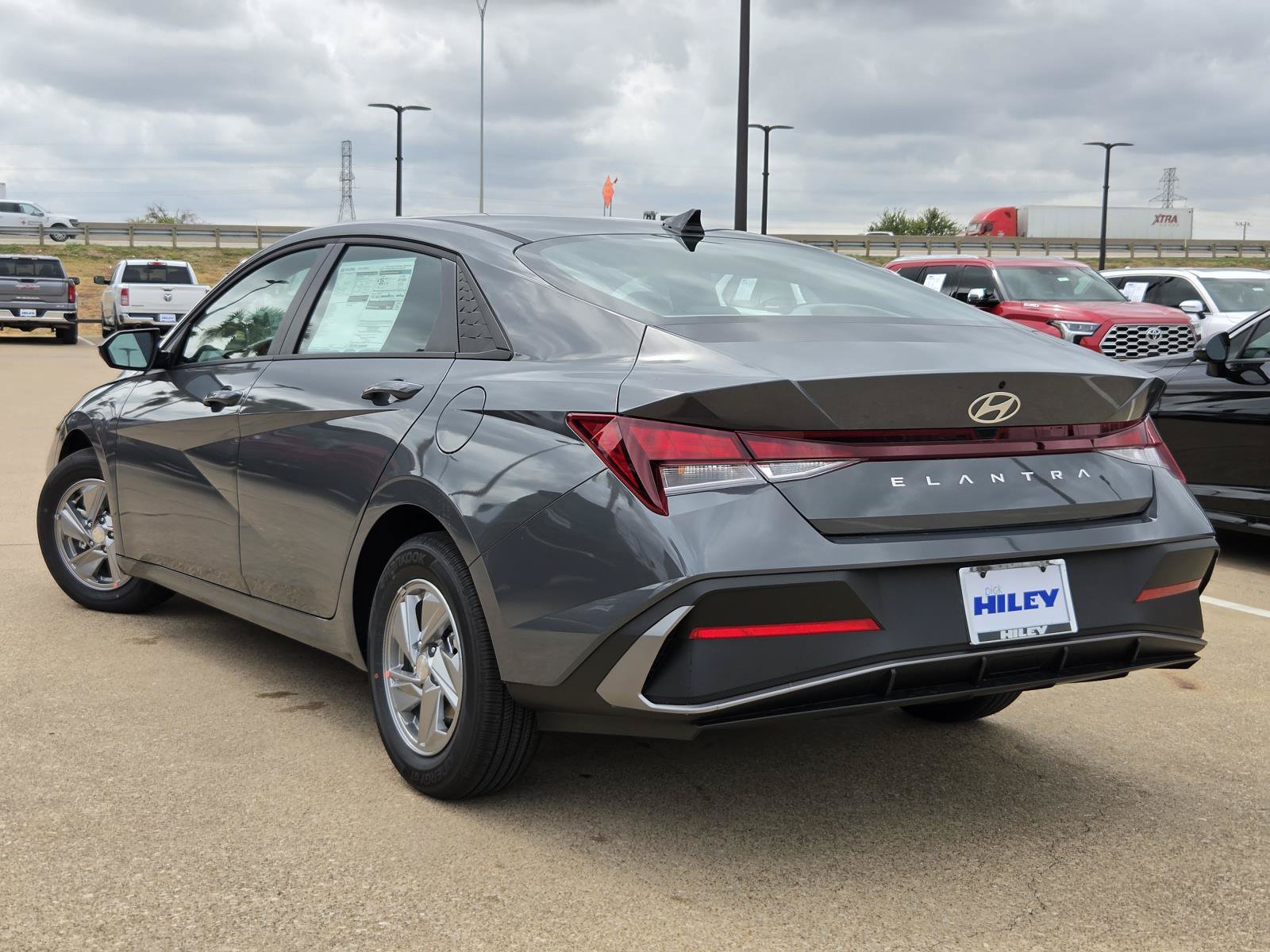 New 2026 Hyundai Elantra SE Sedan
