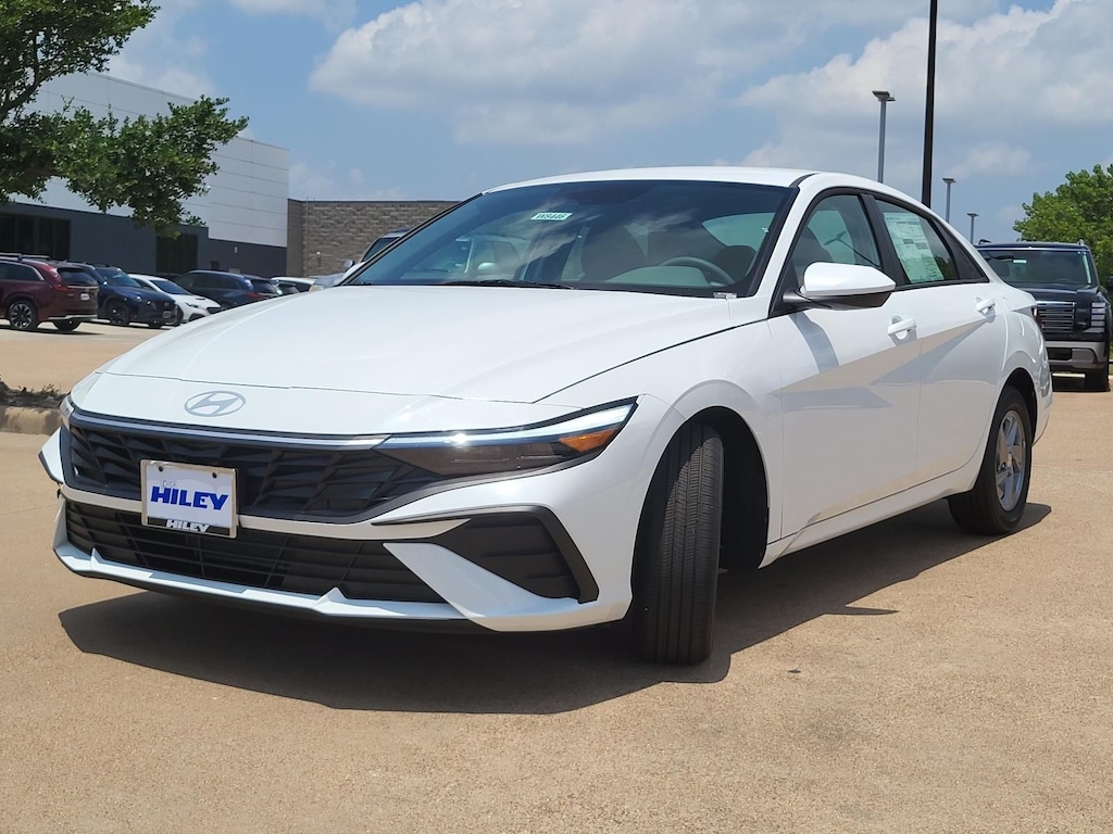 New 2026 Hyundai Elantra SE Sedan