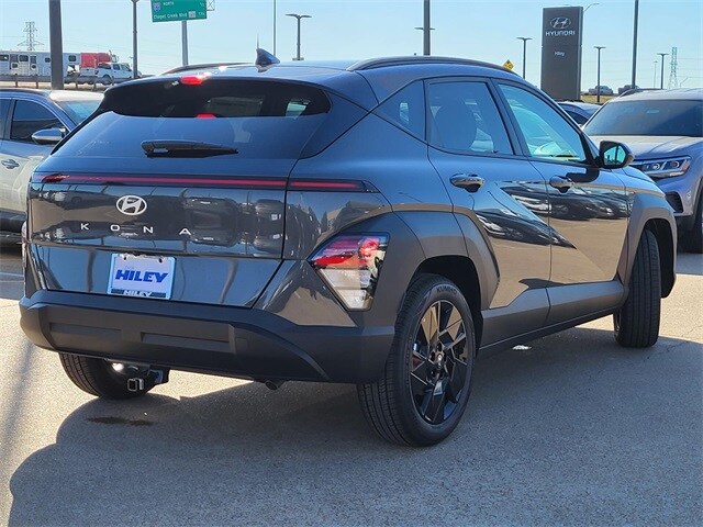 2026 Hyundai Kona SEL photo 4