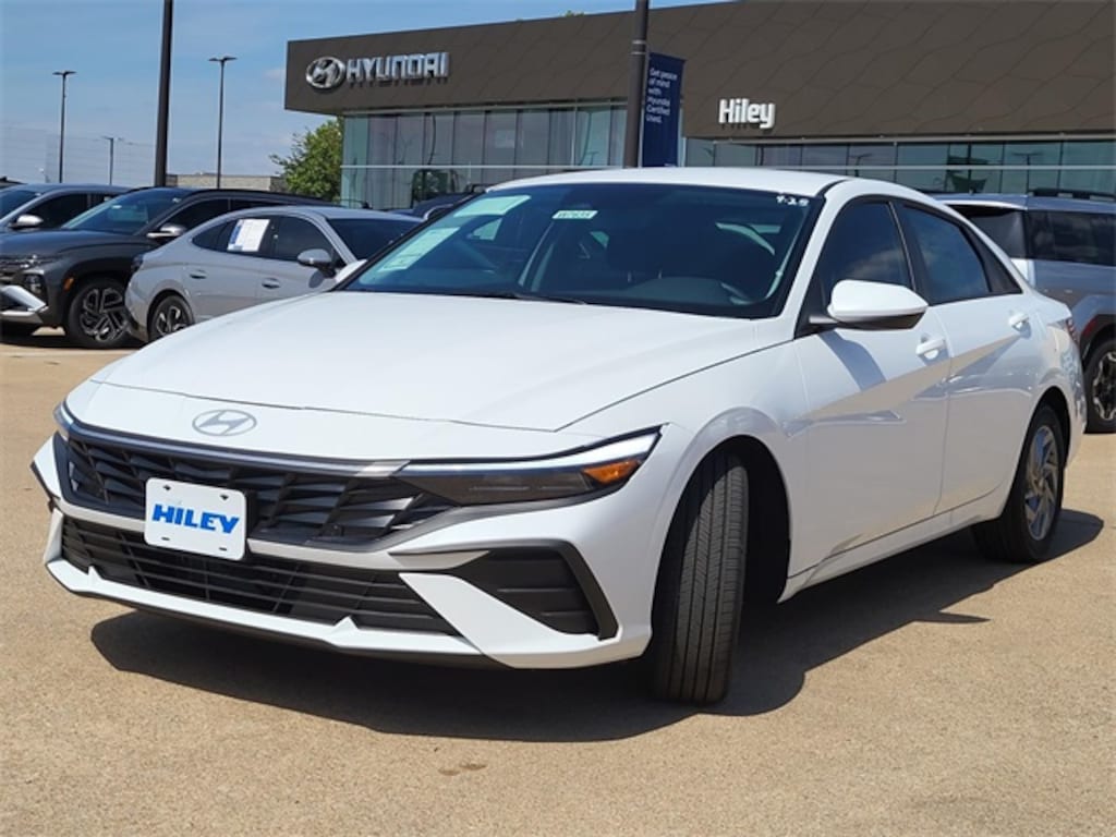 New 2025 Hyundai Elantra Hybrid Blue Sedan