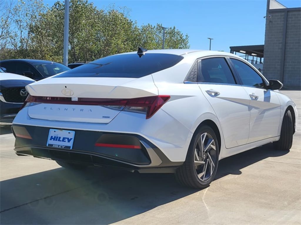 New 2025 Hyundai Elantra Hybrid Limited Sedan