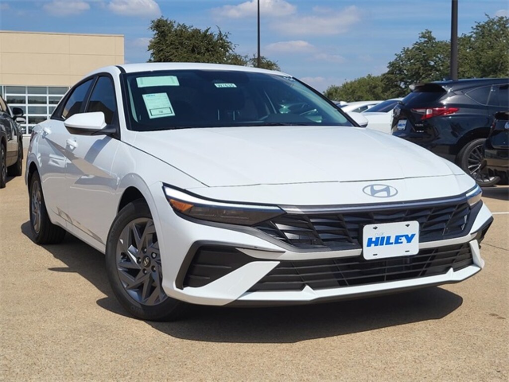 New 2025 Hyundai Elantra Hybrid Blue Sedan