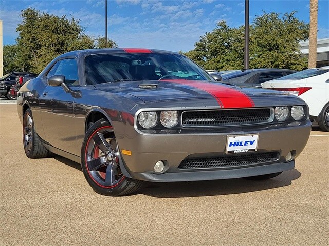 2012 Dodge Challenger SXT's photo