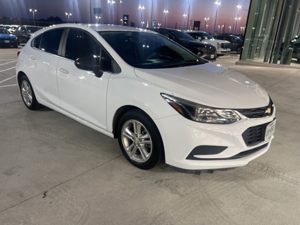 Used 2017 Chevrolet Cruze LT Auto Hatchback
