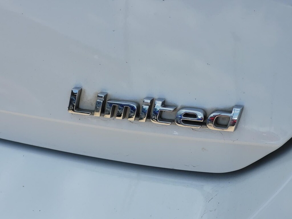 Used 2022 Hyundai Elantra Limited Sedan