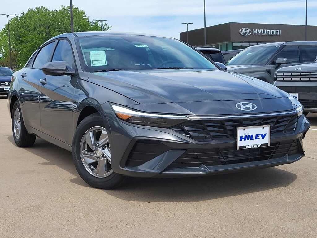 New 2026 Hyundai Elantra SE Sedan