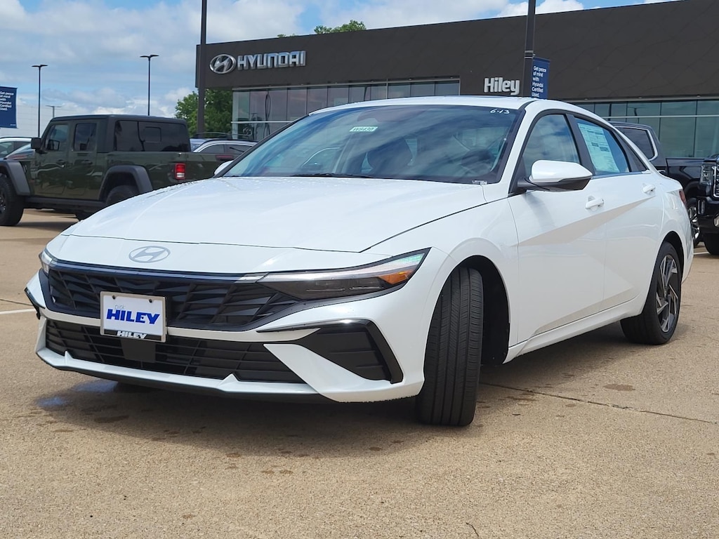 New 2026 Hyundai Elantra Limited Sedan
