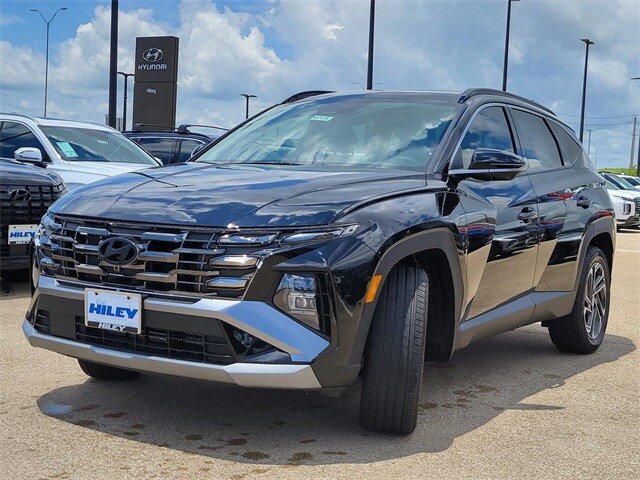 2025 Hyundai Tucson Hybrid Limited photo 2