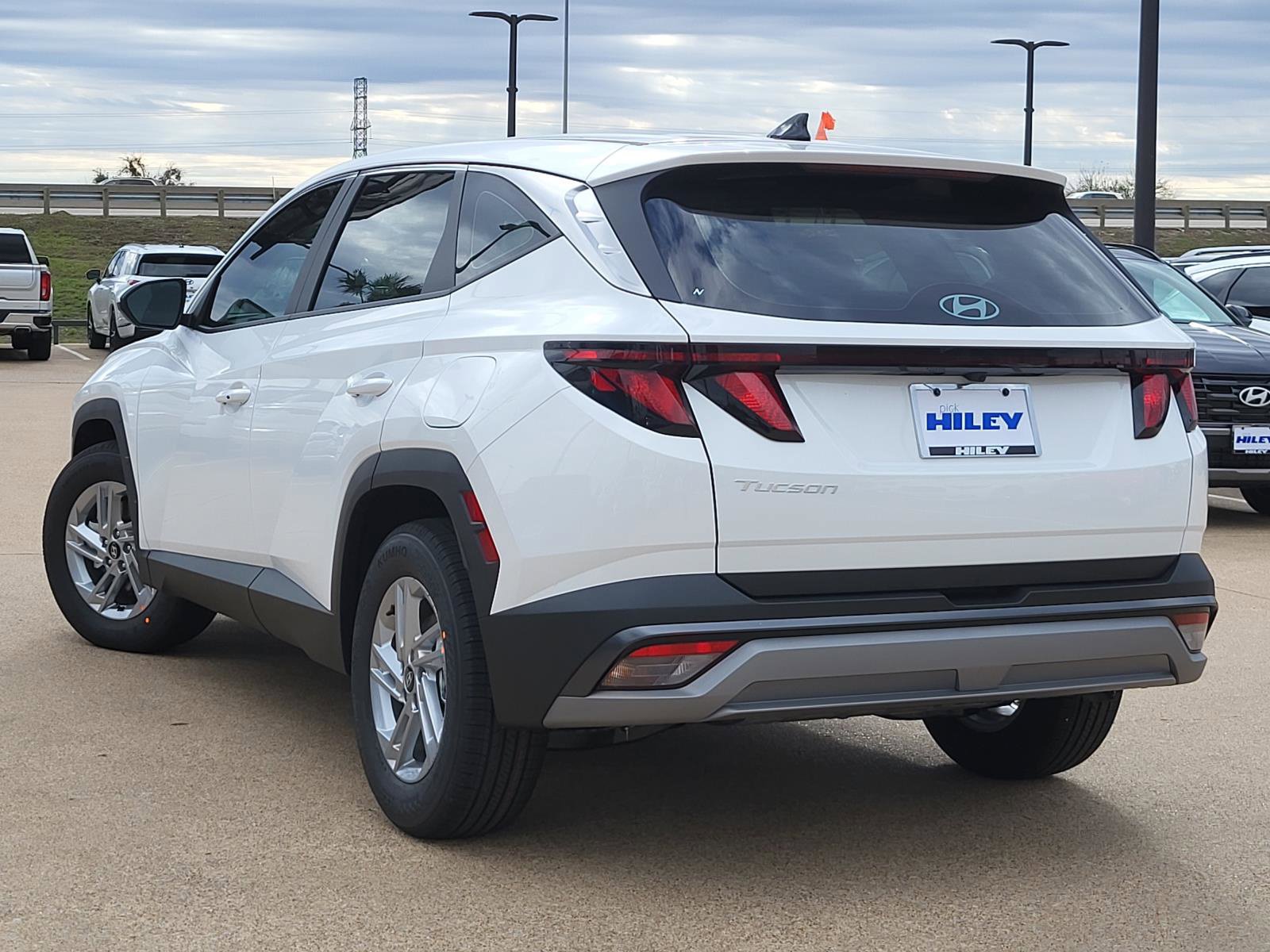 New 2026 Hyundai Tucson SE SUV
