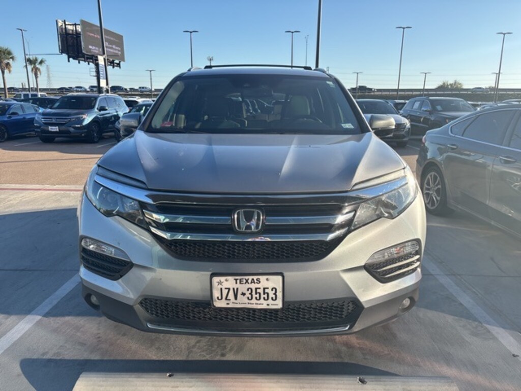 Used 2017 Honda Pilot Touring AWD SUV