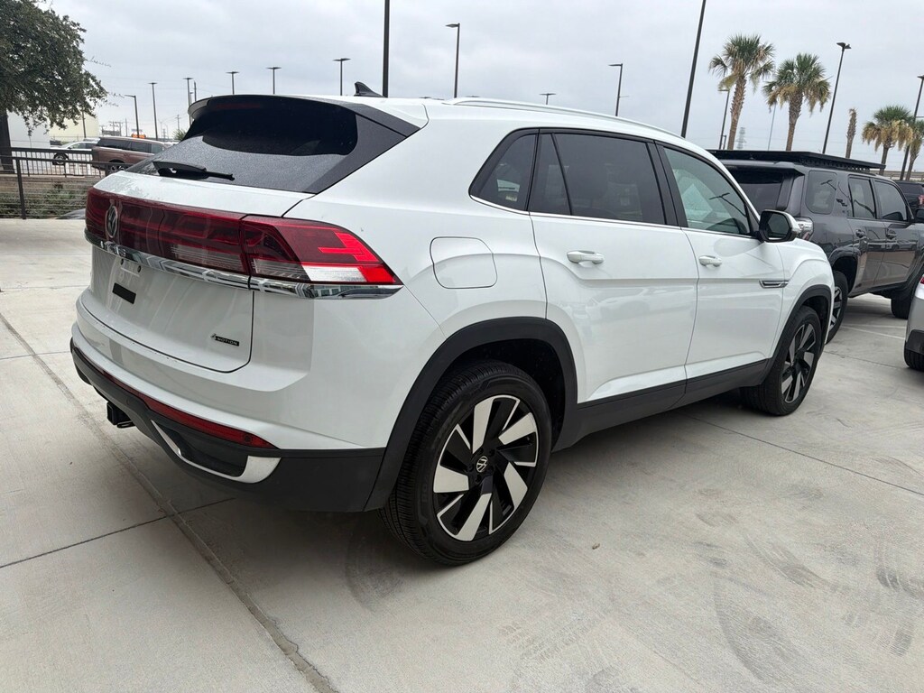 Used 2024 Volkswagen Atlas Cross Sport 2.0T SE w/Technology SUV