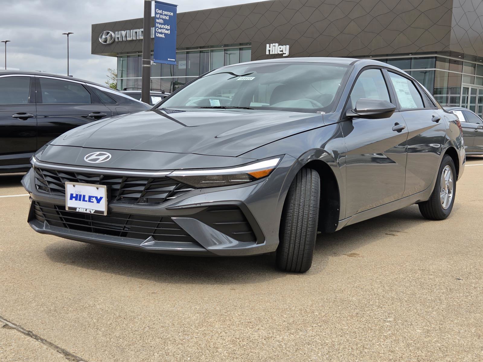 New 2026 Hyundai Elantra SE Sedan